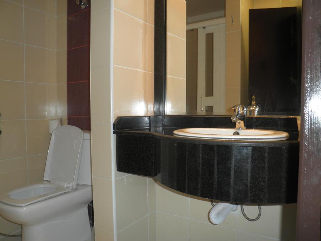Marina Royal Hotel Suites Kuwait City Quarto foto