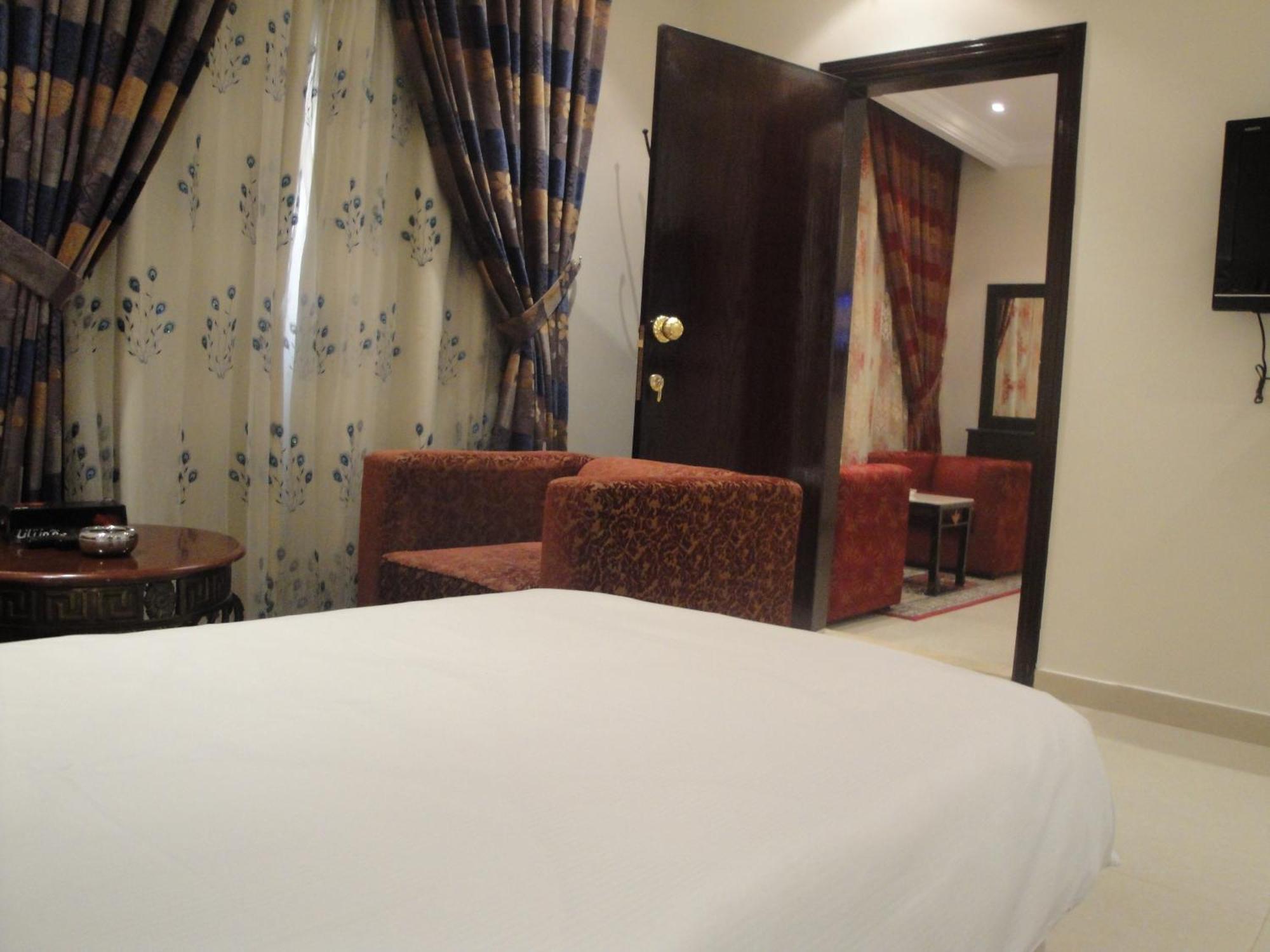 Marina Royal Hotel Suites Kuwait City Exterior foto