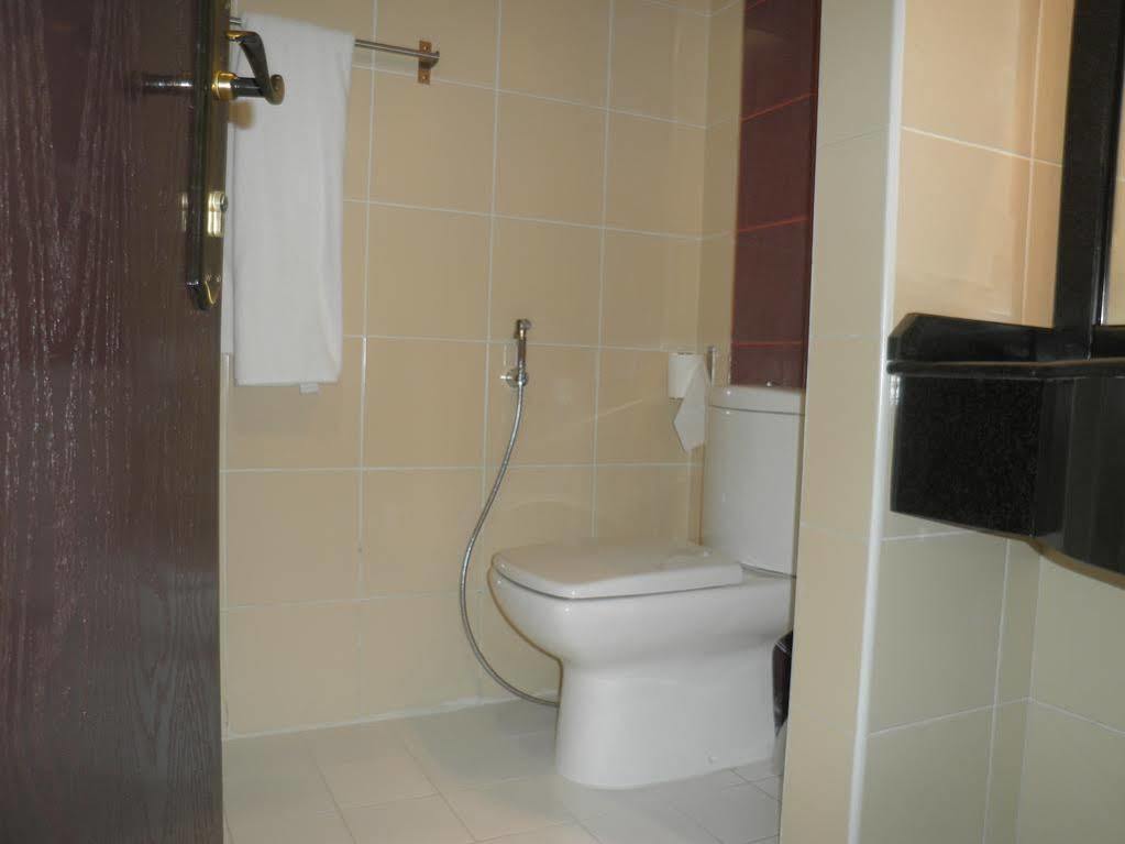 Marina Royal Hotel Suites Kuwait City Exterior foto
